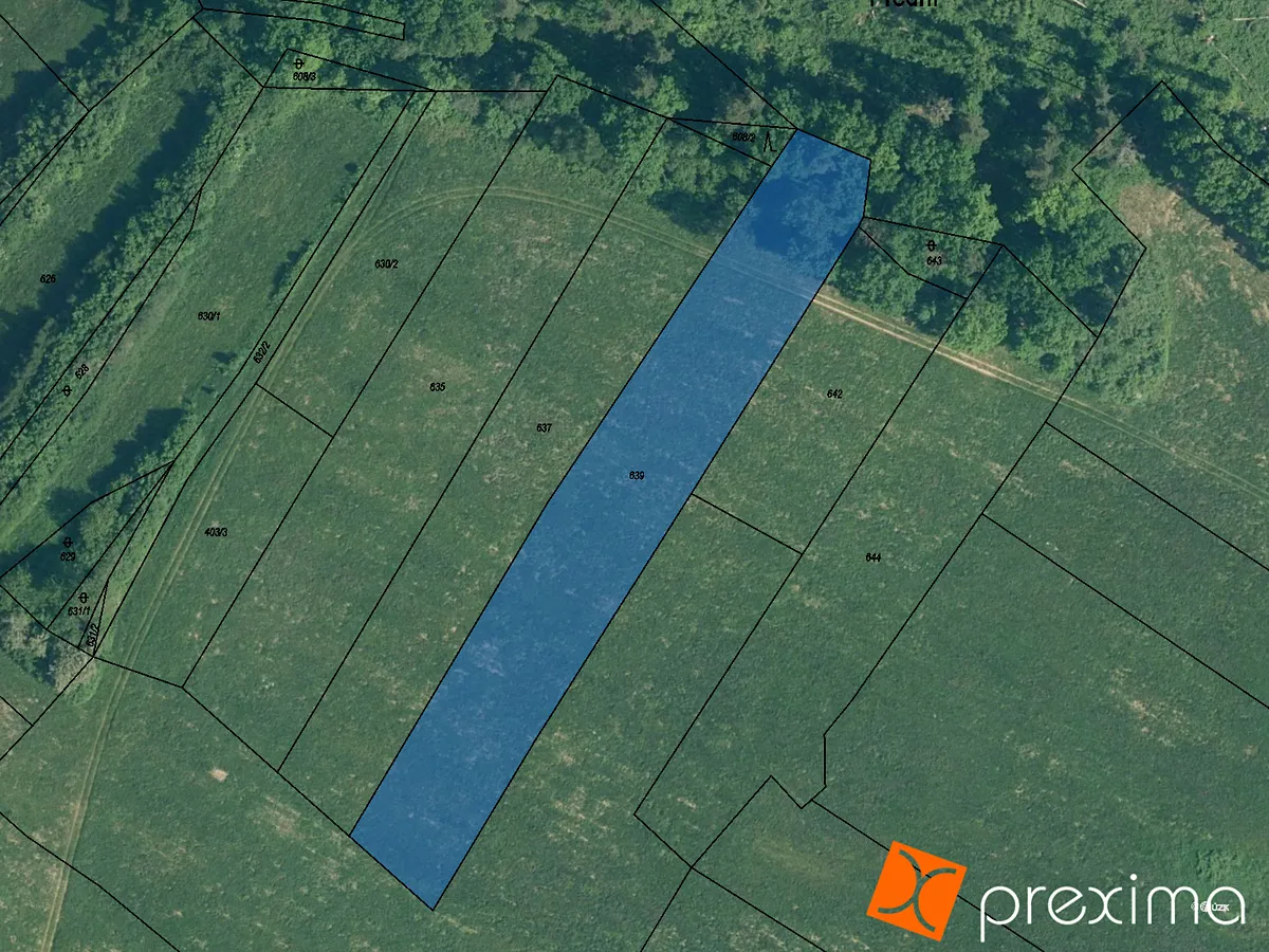 Prodej podílu 1/21 pole 197 m²
